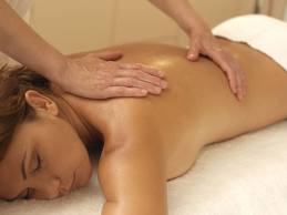 massaggio Olistico con oli essenziali